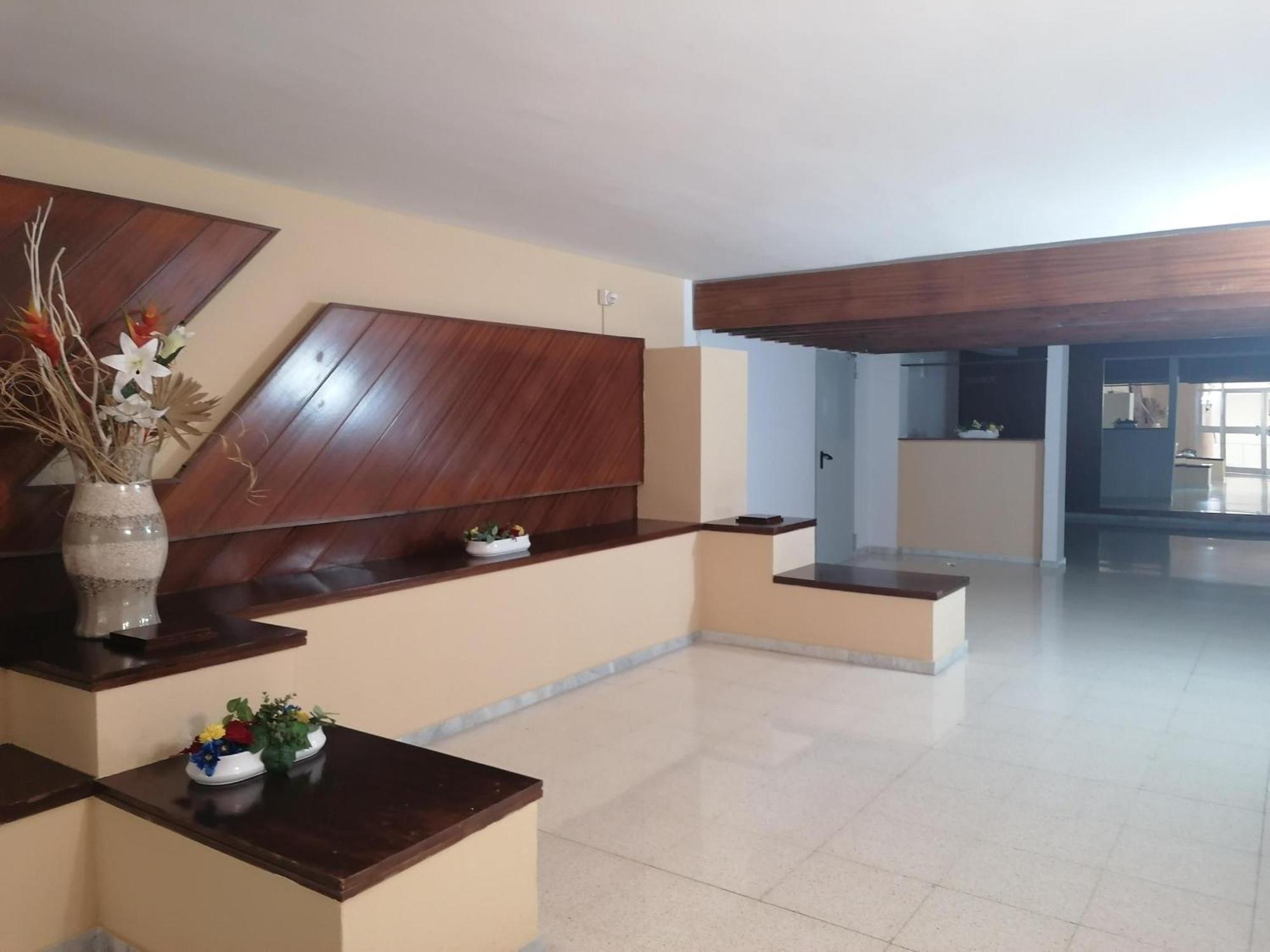 3166 Dallas I Esc. A 2a, Zona Tranquila, Con Pies En El Agua. Situado En Pleno Camino De Ronda Por El Que Dando Un Paseo Llegara A Playas Salvajes De Roses. Parking. - Es-258-98 Apartment *
