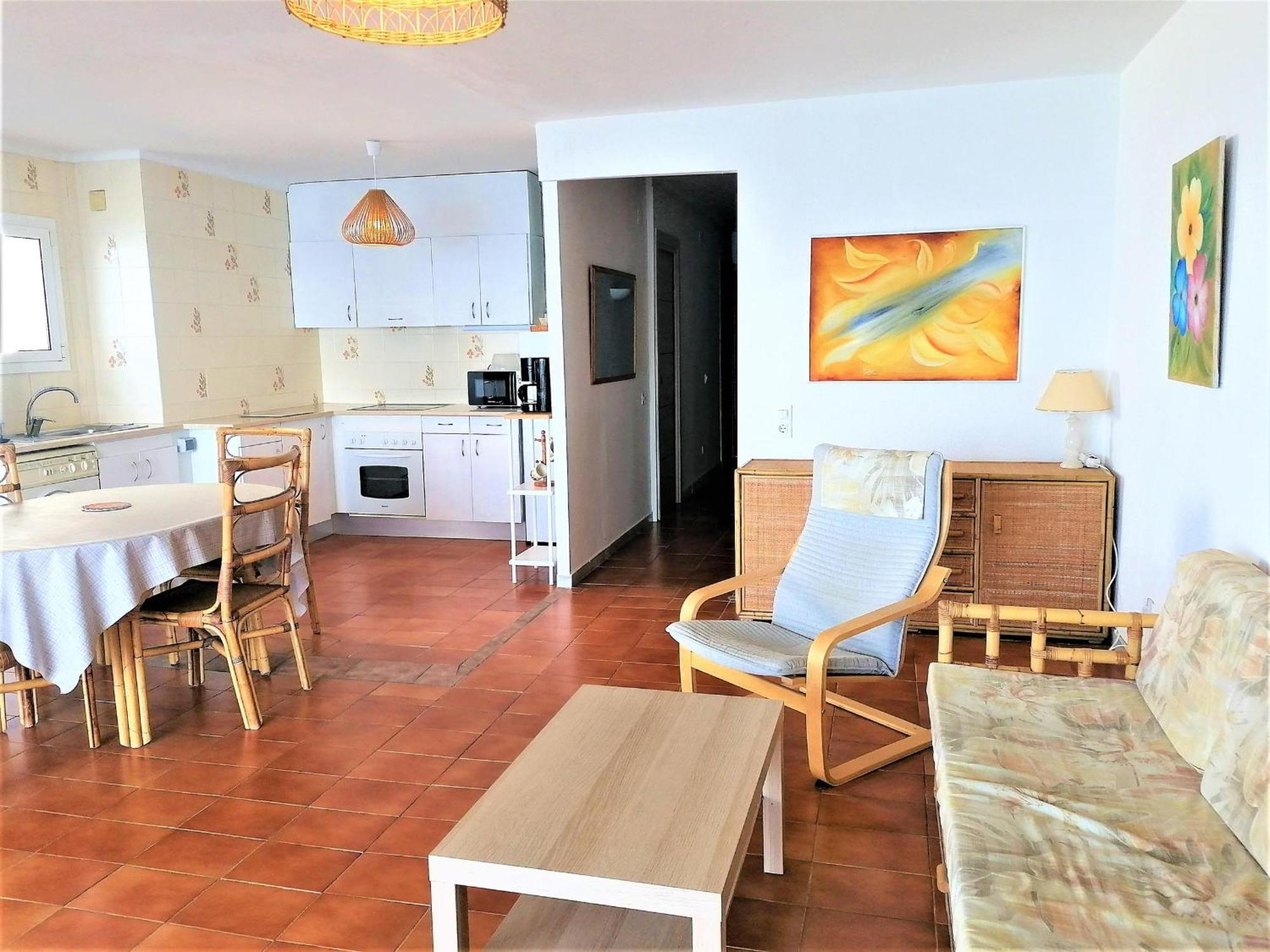 3166 Dallas I Esc. A 2a, Zona Tranquila, Con Pies En El Agua. Situado En Pleno Camino De Ronda Por El Que Dando Un Paseo Llegara A Playas Salvajes De Roses. Parking. - Es-258-98 Apartment *